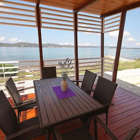 Mobile Plumeria 3 Dom wakacyjny Biograd Na Moru