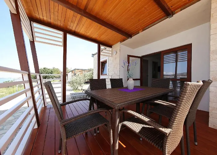 בית נופש Mobile Plumeria 3 ביוגראד נה מורו